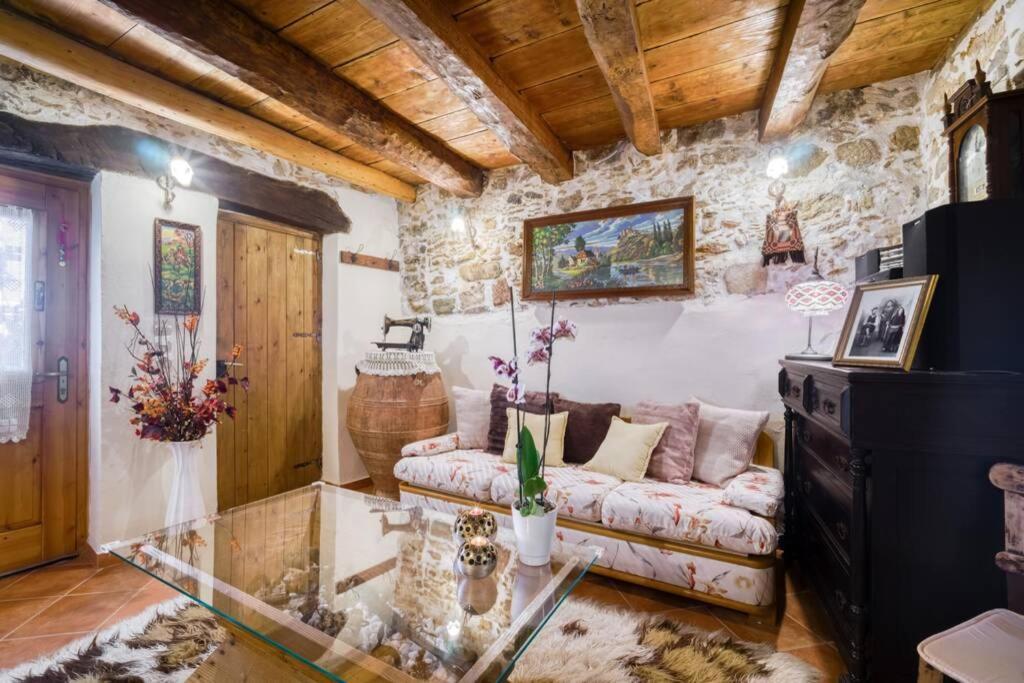 Traditional Cretan Stone House In The Center Of Crete Litos エクステリア 写真