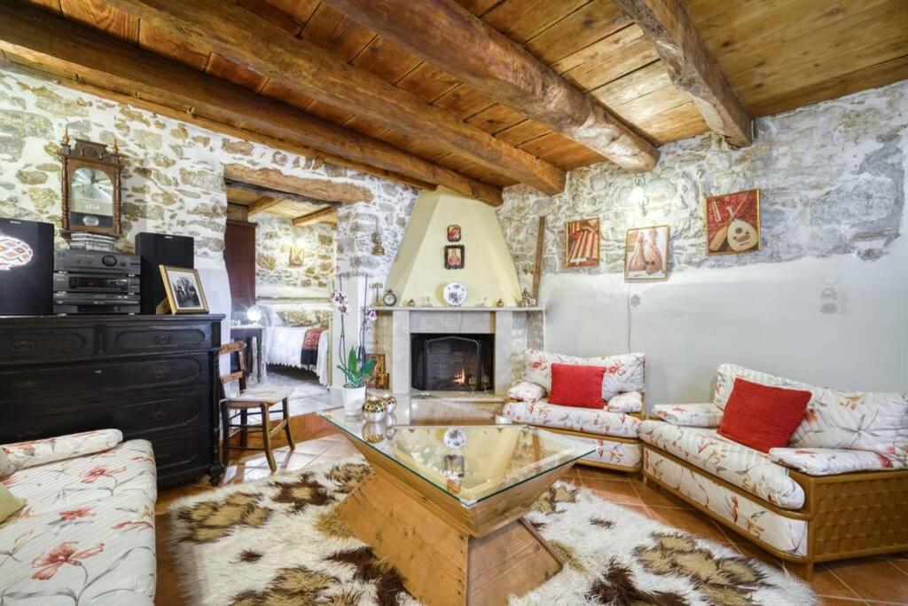 Traditional Cretan Stone House In The Center Of Crete Litos エクステリア 写真