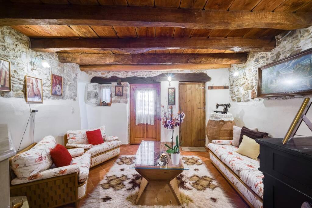 Traditional Cretan Stone House In The Center Of Crete Litos エクステリア 写真