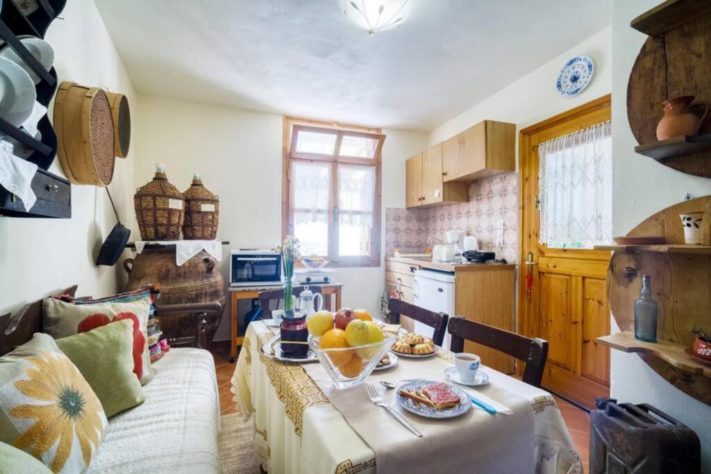 Traditional Cretan Stone House In The Center Of Crete Litos エクステリア 写真