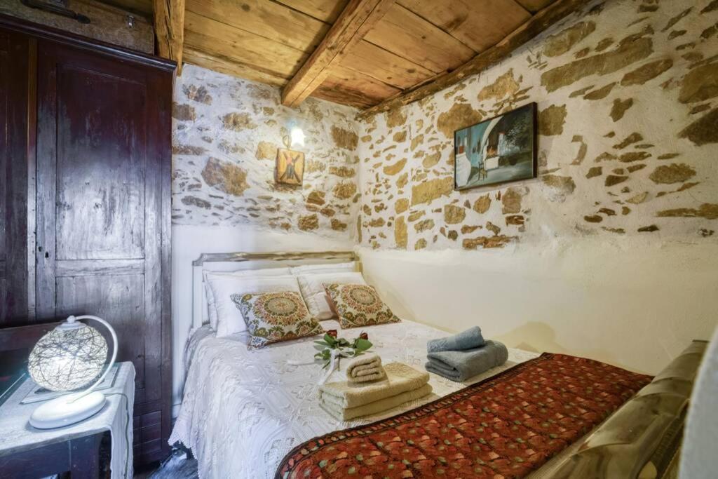 Traditional Cretan Stone House In The Center Of Crete Litos エクステリア 写真
