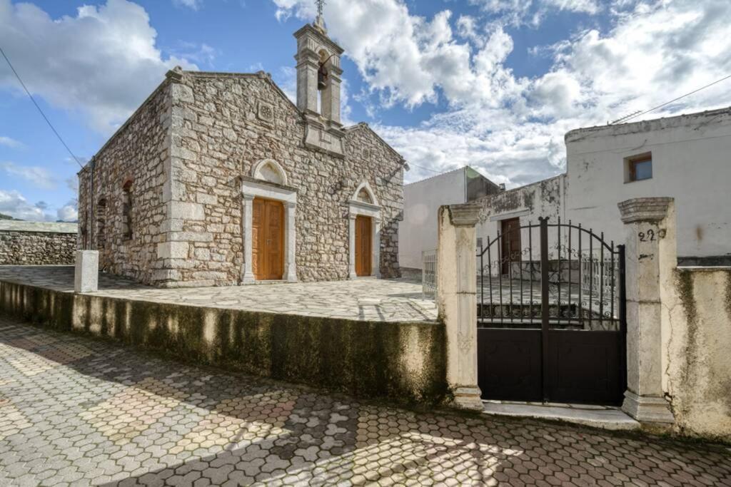 Traditional Cretan Stone House In The Center Of Crete Litos エクステリア 写真